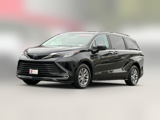 2023 Toyota Sienna XLE