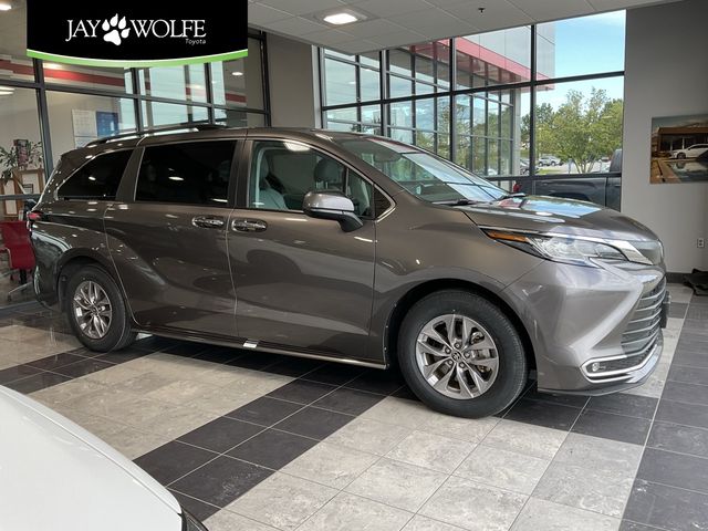 2023 Toyota Sienna XLE