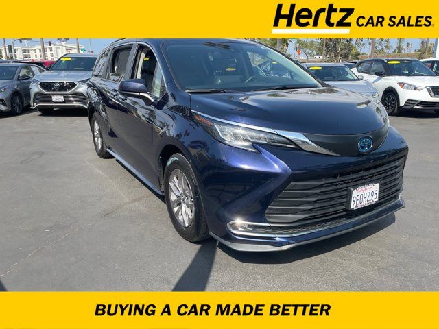 2023 Toyota Sienna XLE