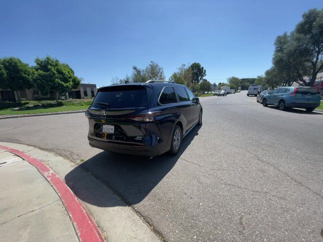 2023 Toyota Sienna XLE