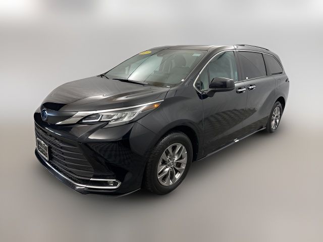 2023 Toyota Sienna XLE