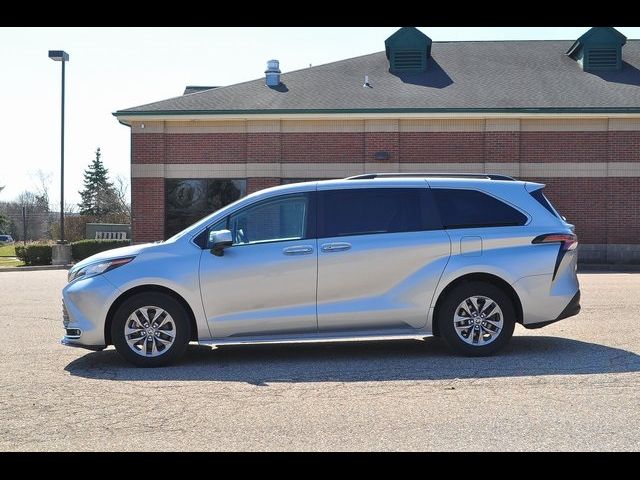 2023 Toyota Sienna XLE