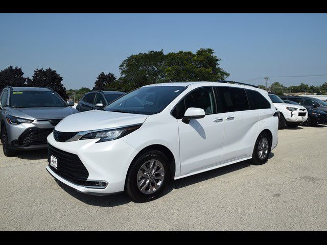 2023 Toyota Sienna XLE