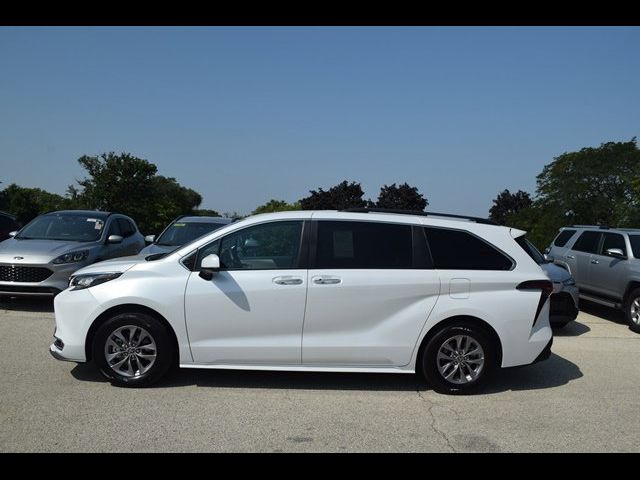 2023 Toyota Sienna XLE