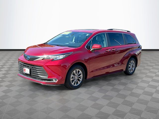 2023 Toyota Sienna XLE