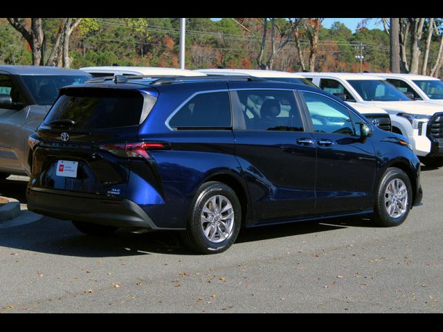 2023 Toyota Sienna XLE