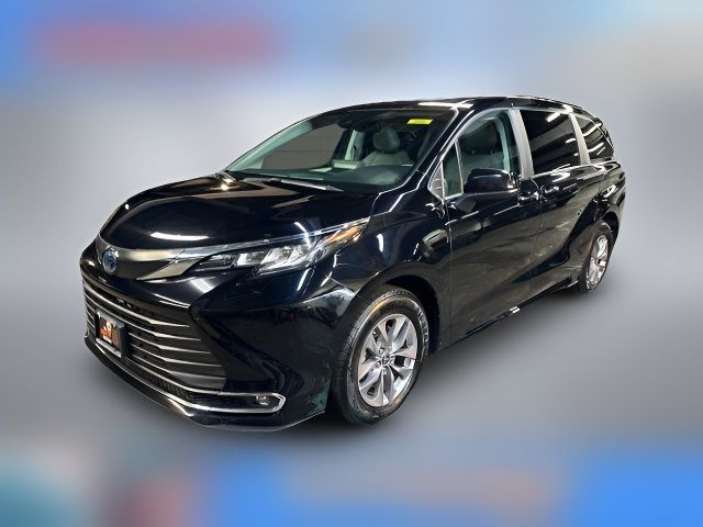 2023 Toyota Sienna XLE