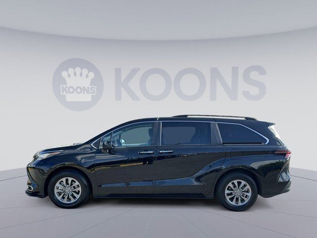 2023 Toyota Sienna XLE