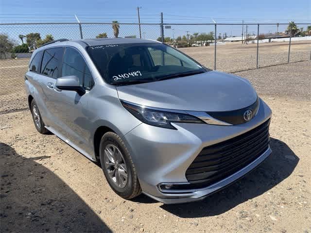 2023 Toyota Sienna XLE