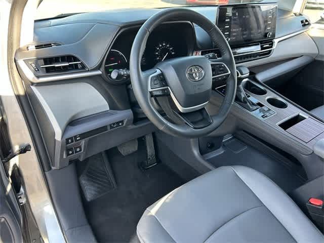 2023 Toyota Sienna XLE