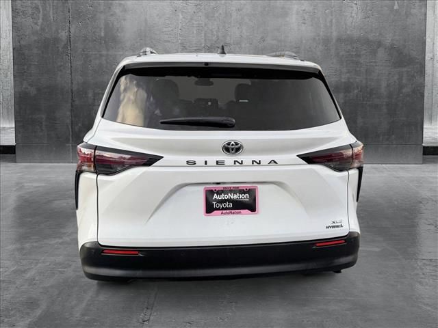 2023 Toyota Sienna XLE