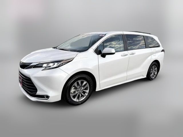 2023 Toyota Sienna XLE