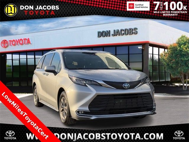 2023 Toyota Sienna XLE