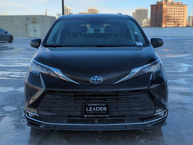 2023 Toyota Sienna XLE