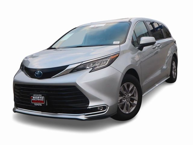 2023 Toyota Sienna XLE