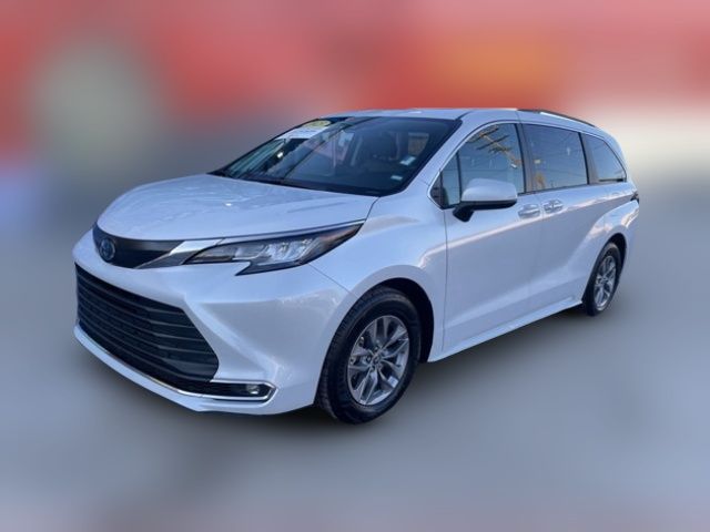 2023 Toyota Sienna XLE