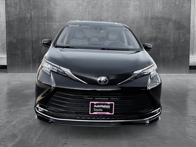 2023 Toyota Sienna XLE