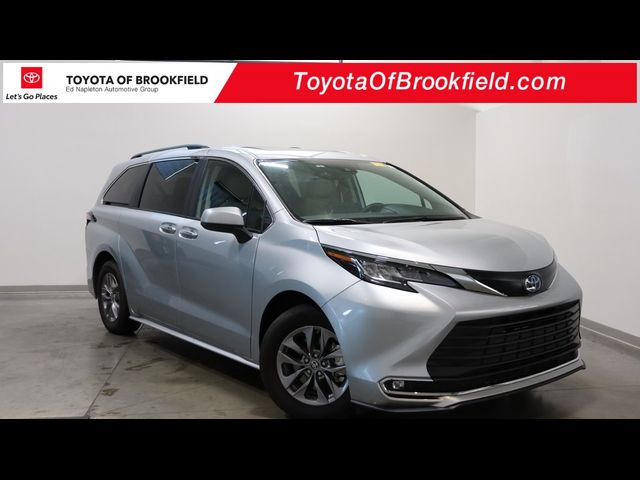 2023 Toyota Sienna XLE