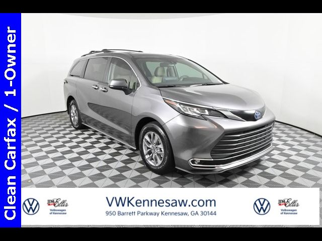 2023 Toyota Sienna XLE