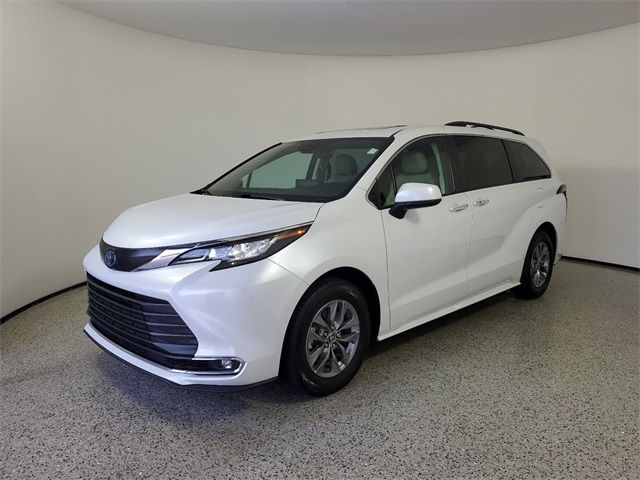 2023 Toyota Sienna XLE