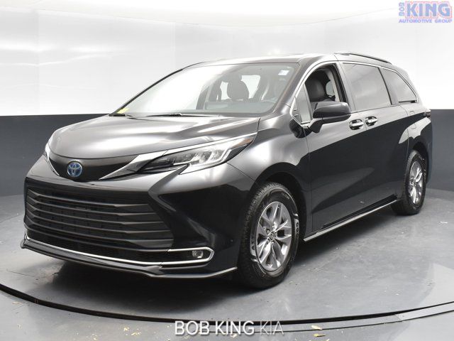 2023 Toyota Sienna XLE