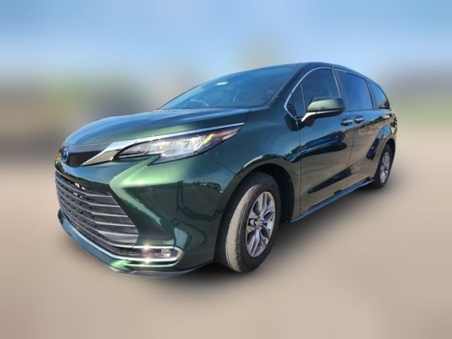 2023 Toyota Sienna XLE