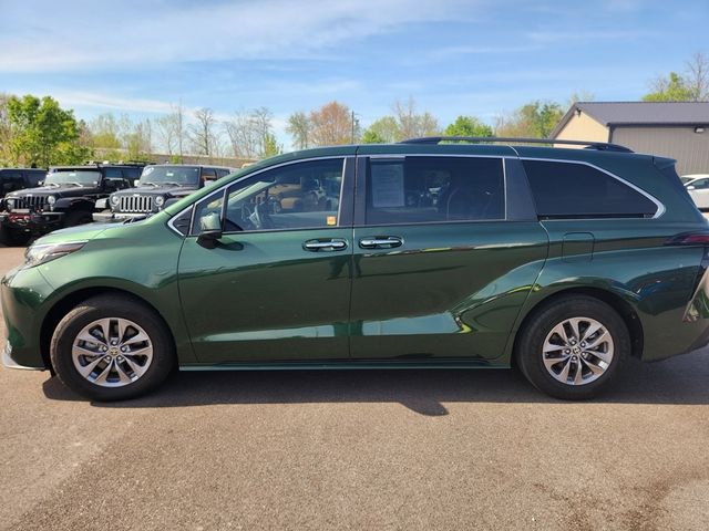 2023 Toyota Sienna XLE