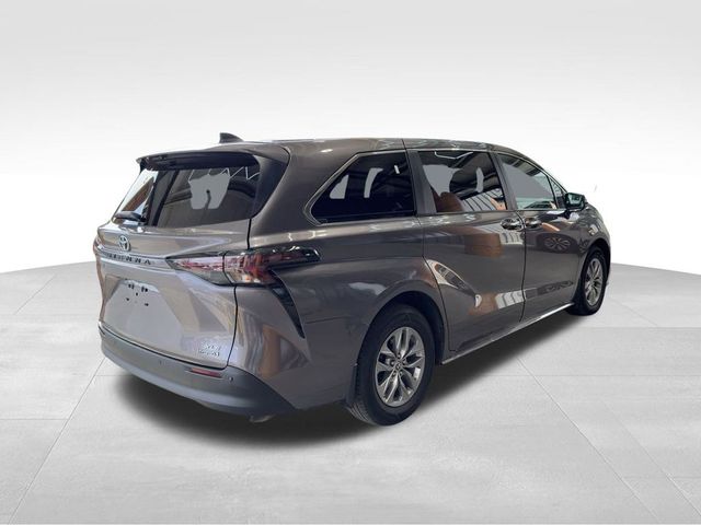 2023 Toyota Sienna XLE