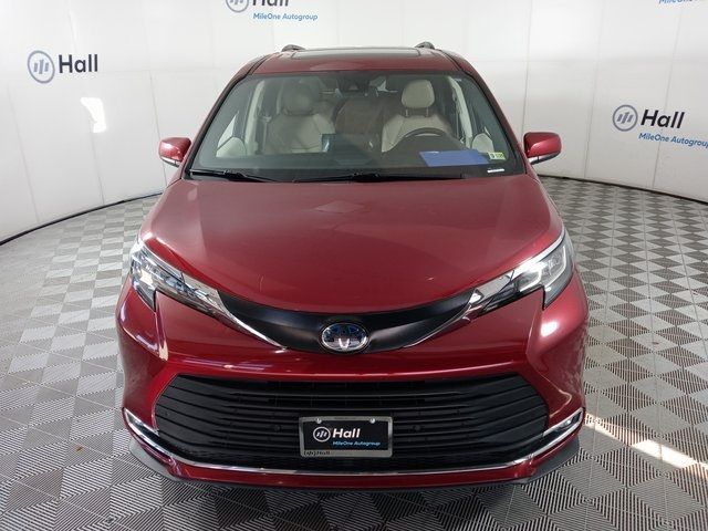 2023 Toyota Sienna XLE