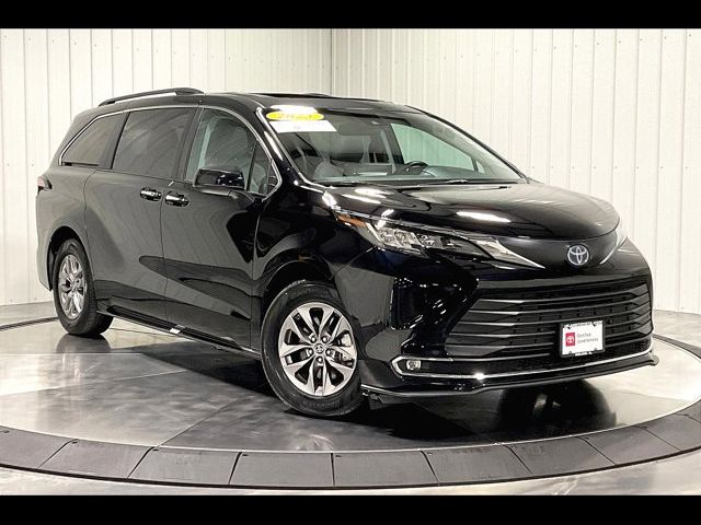 2023 Toyota Sienna XLE