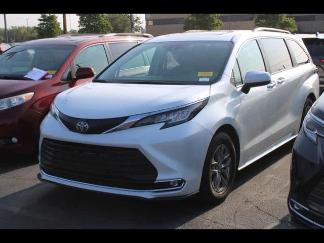 2023 Toyota Sienna XLE