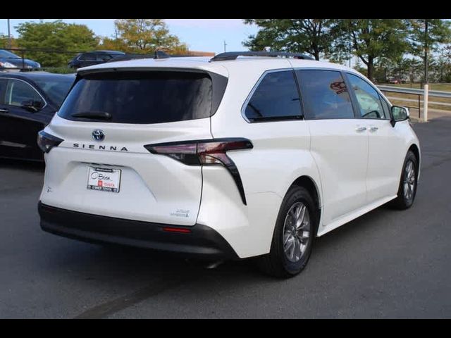 2023 Toyota Sienna XLE