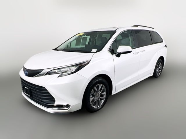 2023 Toyota Sienna XLE