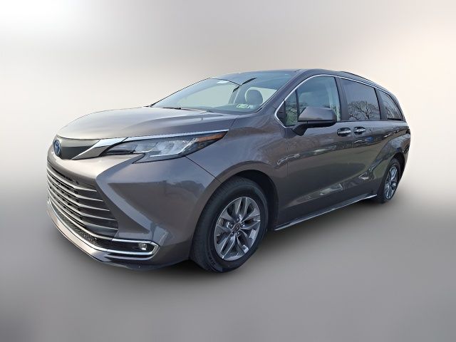 2023 Toyota Sienna XLE