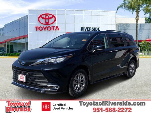 2023 Toyota Sienna XLE