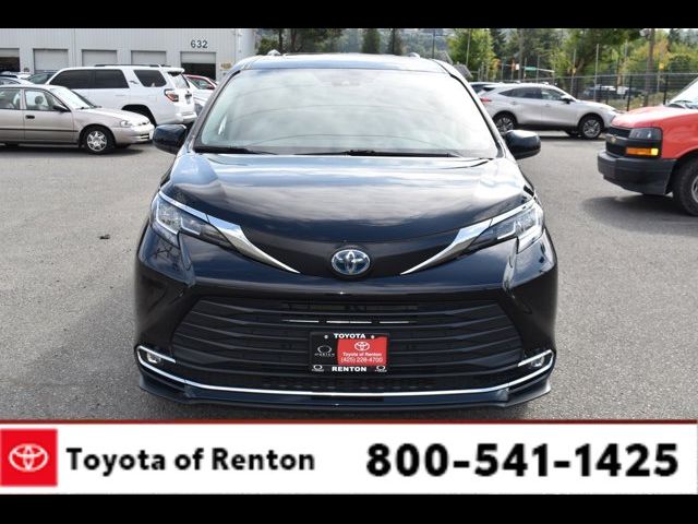 2023 Toyota Sienna XLE