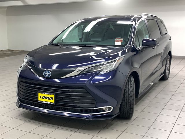 2023 Toyota Sienna XLE