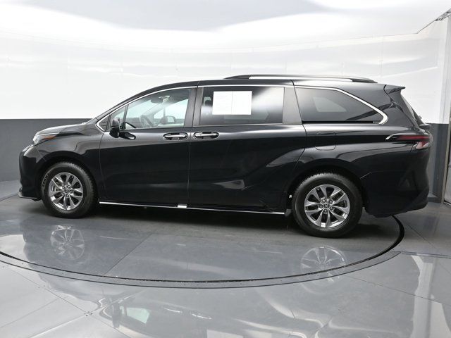 2023 Toyota Sienna XLE