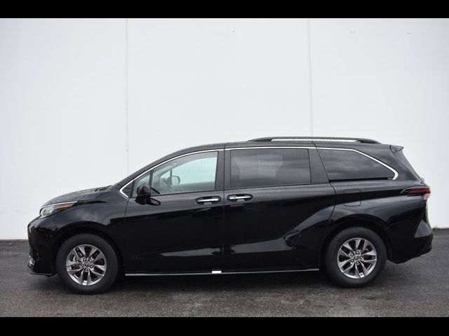 2023 Toyota Sienna XLE