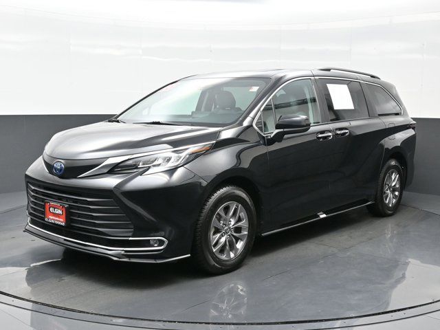 2023 Toyota Sienna XLE