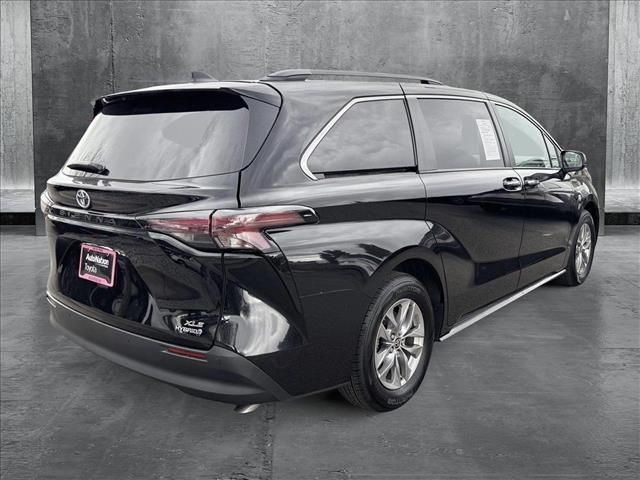 2023 Toyota Sienna XLE