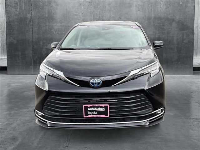 2023 Toyota Sienna XLE