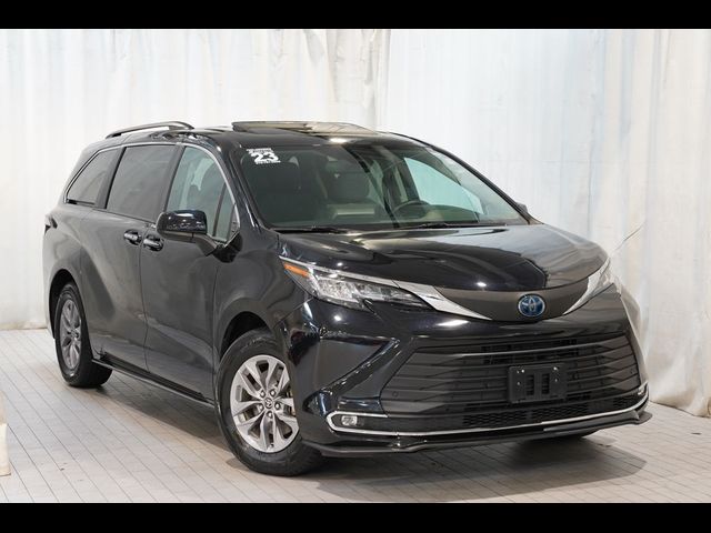 2023 Toyota Sienna XLE