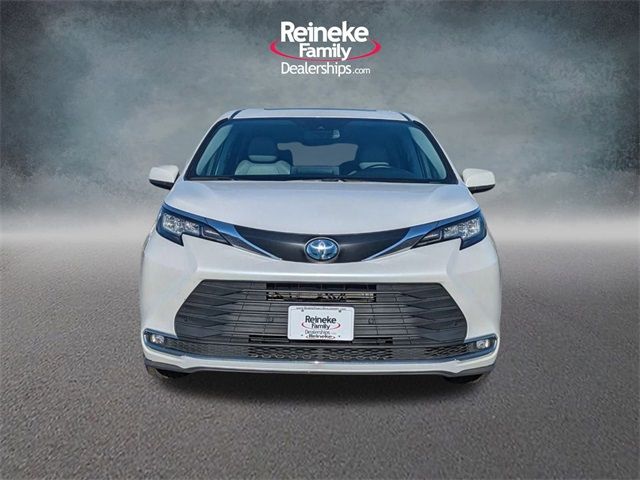 2023 Toyota Sienna XLE