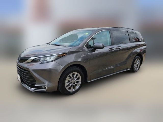 2023 Toyota Sienna XLE