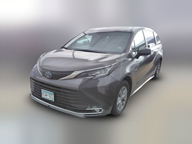 2023 Toyota Sienna XLE