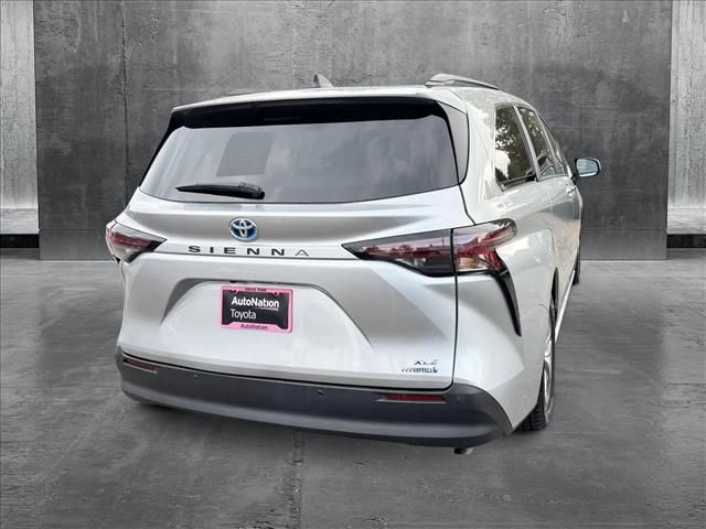 2023 Toyota Sienna XLE