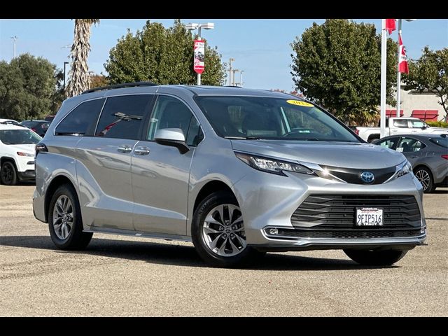 2023 Toyota Sienna XLE