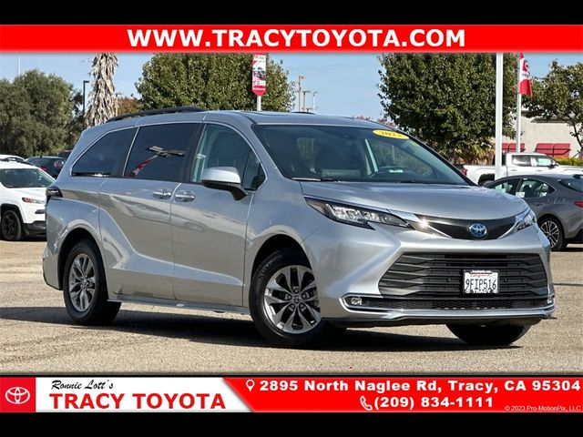 2023 Toyota Sienna XLE