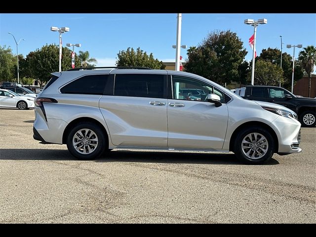 2023 Toyota Sienna XLE